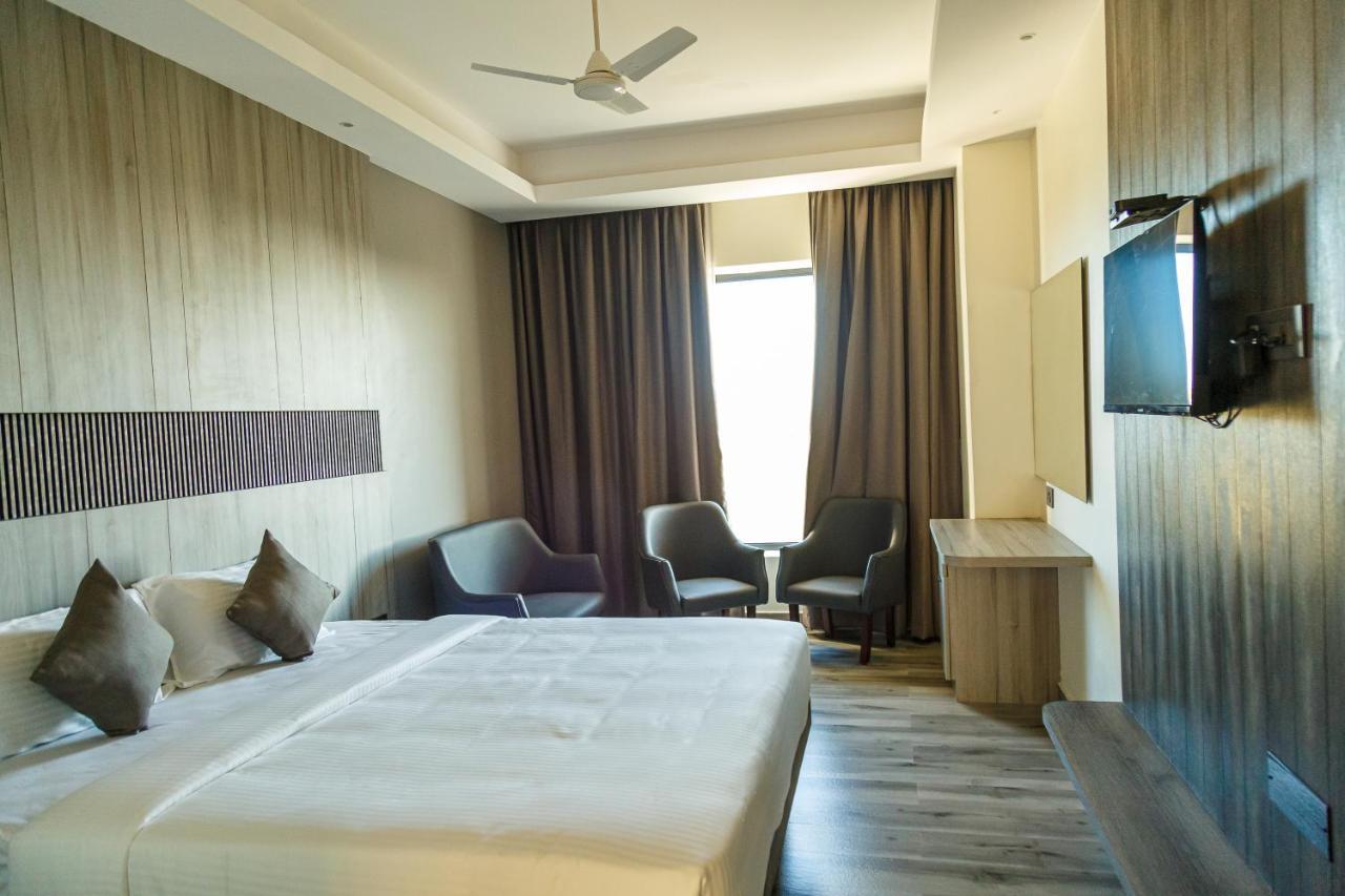 Hotel Galore Inn Maisur Dış mekan fotoğraf
